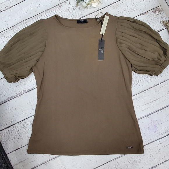 T Tahari Army Green Short Puff Sleeve Stretch Knit Shirt Top medium NWT - Picture 1 of 9